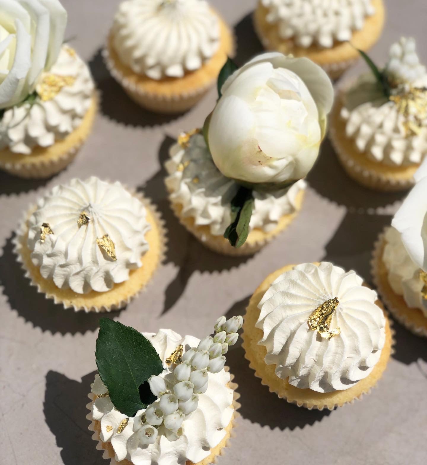 White Cupcake with Gold Foil | Our favourite Wedding Vendors | The Paper Gazelle